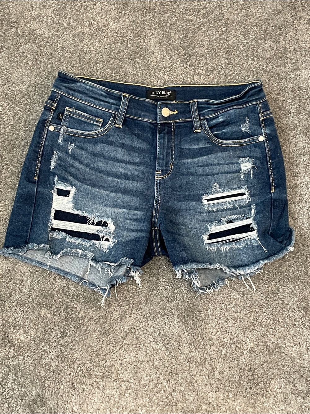 EC Judy Blue Distressed Denim Shorts - Size Medium